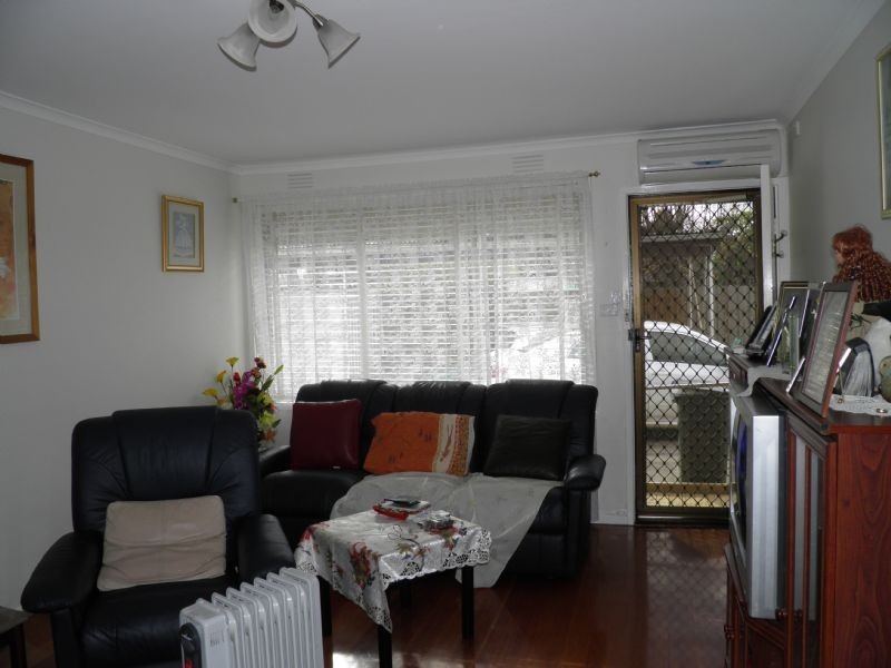 Unit 4/112 East Esplanade, St Albans VIC 3021