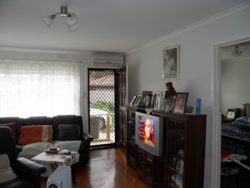 Unit 4/112 East Esplanade, St Albans VIC 3021