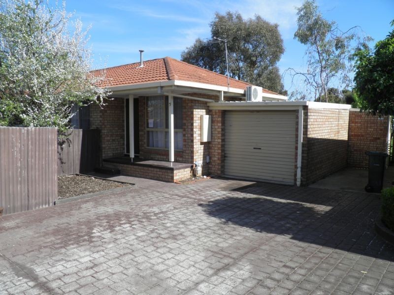 5/2 Percy Street, St Albans VIC 3021