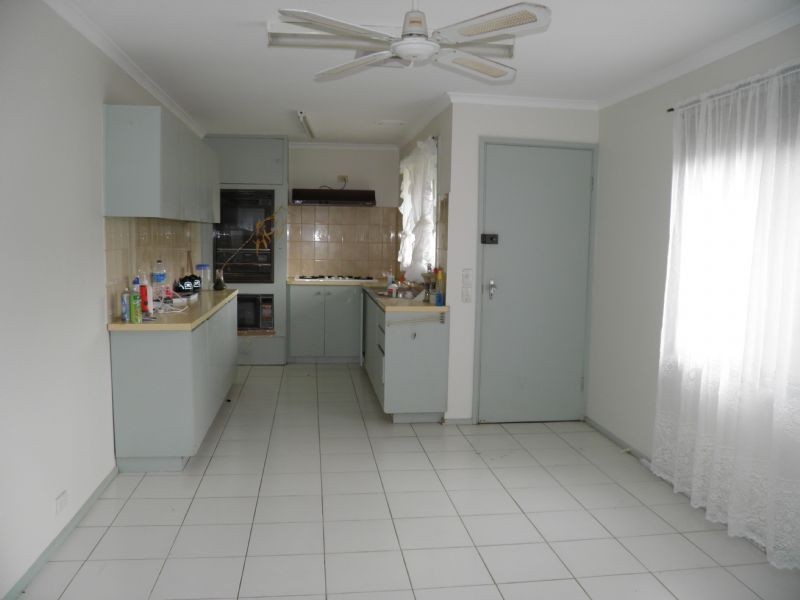 10 GUEST AVENUE, St Albans VIC 3021