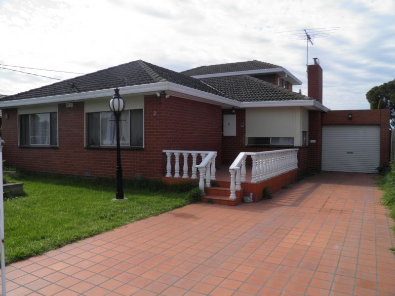 2 GRACE STREET, St Albans VIC 3021