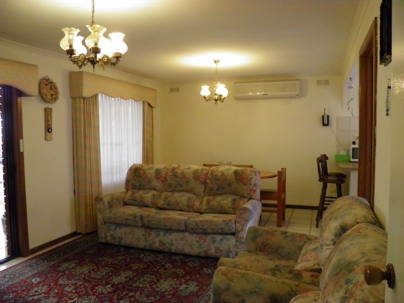 53 Kinterbury Drive, Kings Park VIC 3021