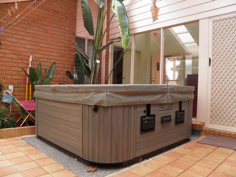 129 Moonstone Circuit, St Albans VIC 3021