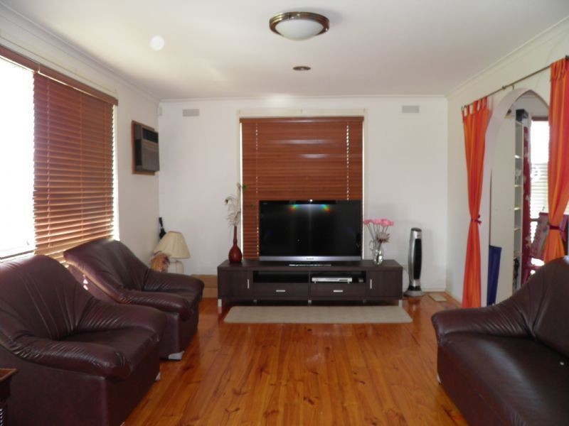 1 Meads Court, St Albans VIC 3021