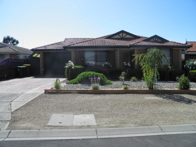 4 Thistle Crt, Delahey VIC 3037