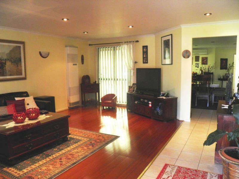 4 Thistle Crt, Delahey VIC 3037