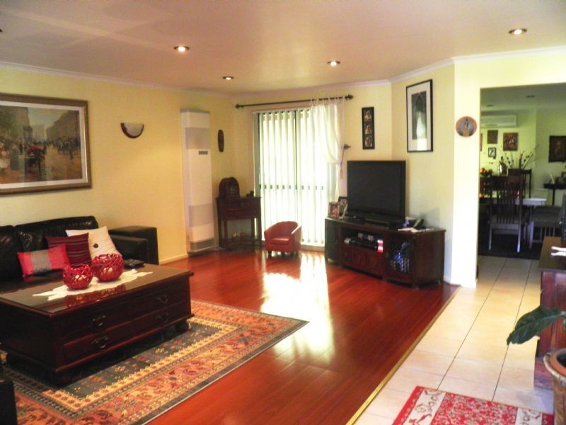 4 Thistle Crt, Delahey VIC 3037