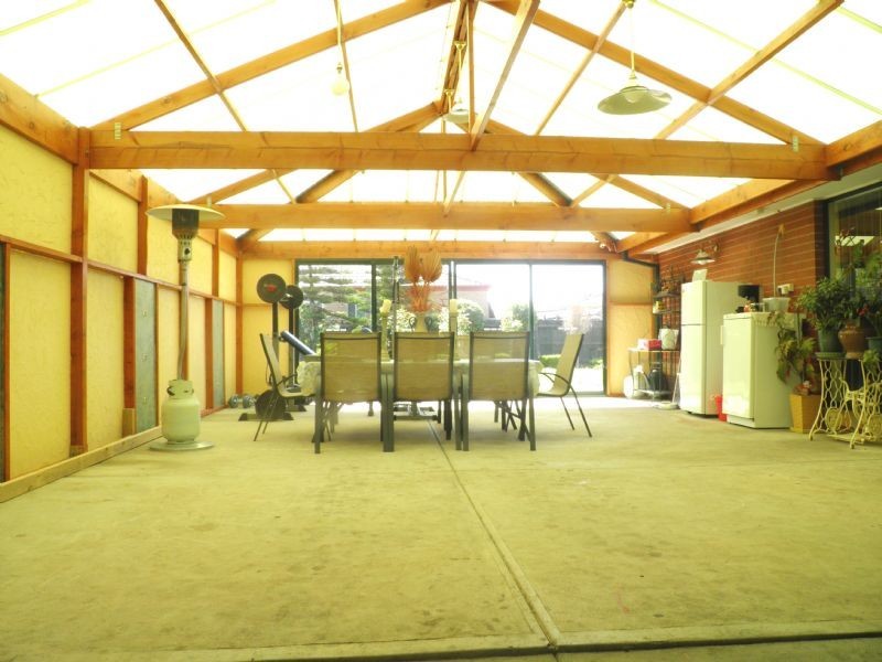 4 Thistle Crt, Delahey VIC 3037