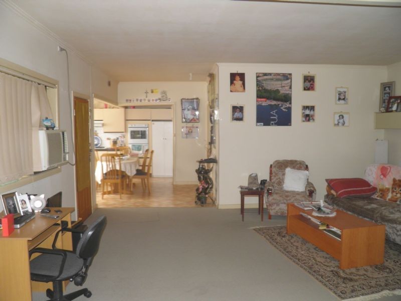1/61 FOX, St Albans VIC 3021