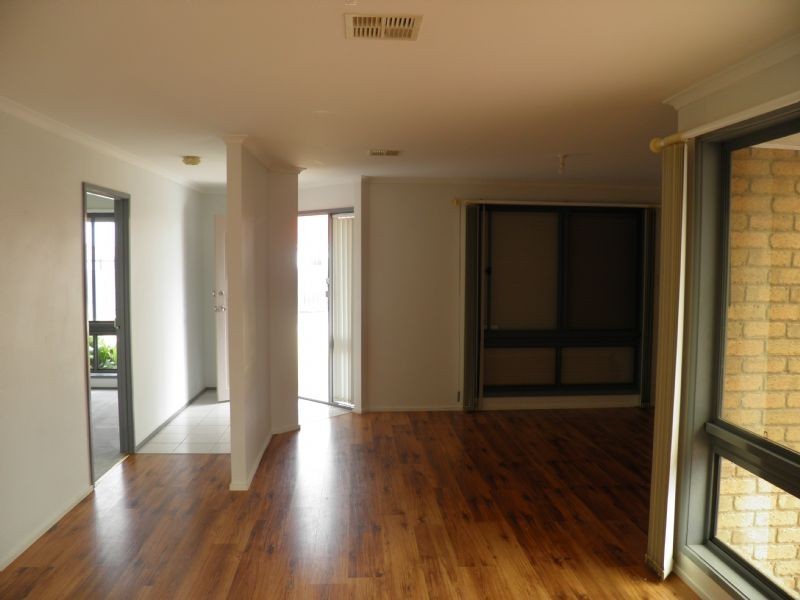 26 POLTAVA WALK, Delahey VIC 3037