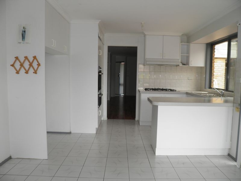 26 POLTAVA WALK, Delahey VIC 3037