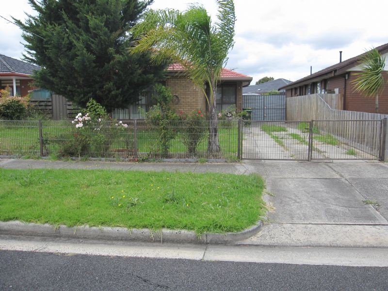 28 BROWNE AVE, St Albans VIC 3021