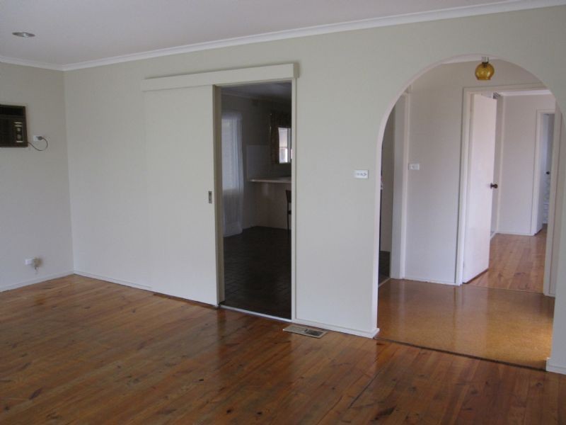 28 BROWNE AVE, St Albans VIC 3021