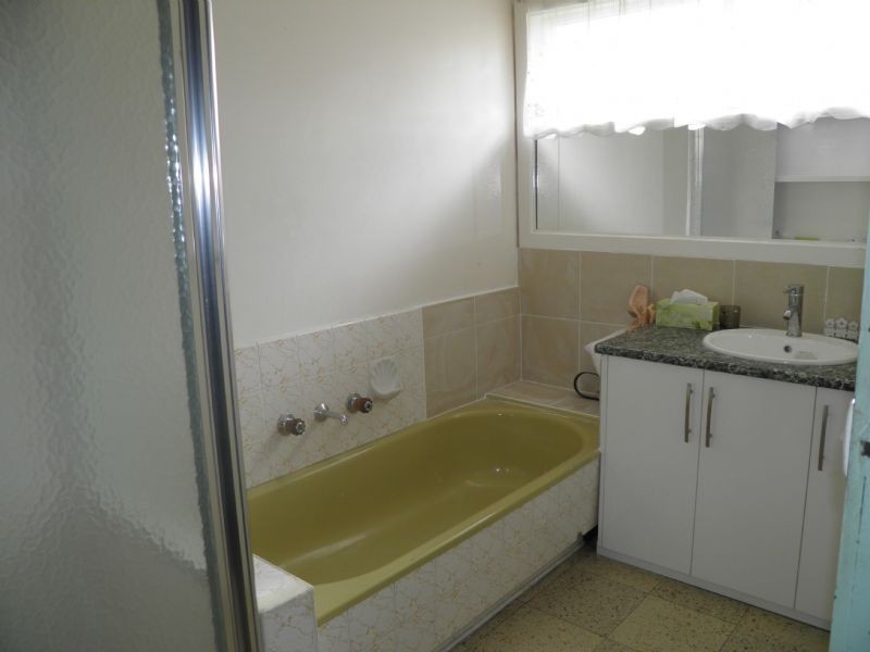 1 SANTIAGO STREET, St Albans VIC 3021