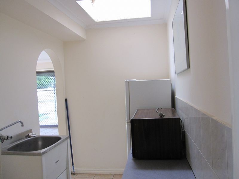 4 LEE STREET, St Albans VIC 3021