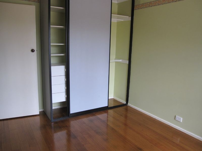 4 LEE STREET, St Albans VIC 3021