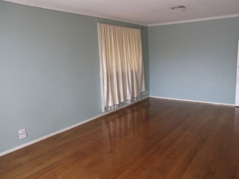 4 LEE STREET, St Albans VIC 3021