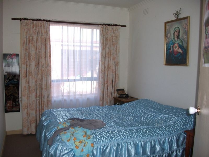 1/61 FOX STREET, St Albans VIC 3021