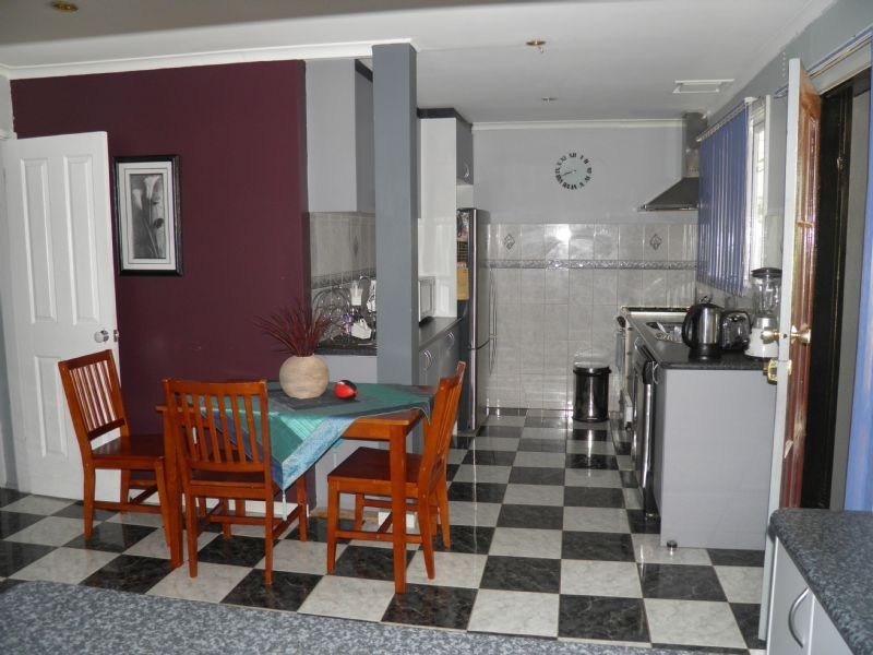 32 GILLESPIE ROAD, St Albans VIC 3021