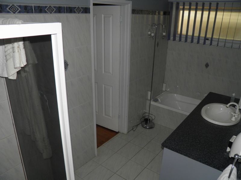 32 GILLESPIE ROAD, St Albans VIC 3021