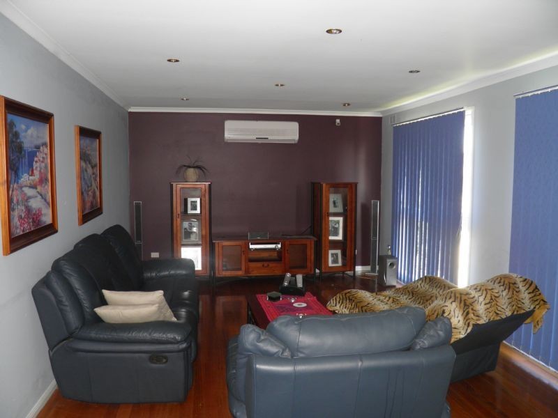 32 GILLESPIE ROAD, St Albans VIC 3021