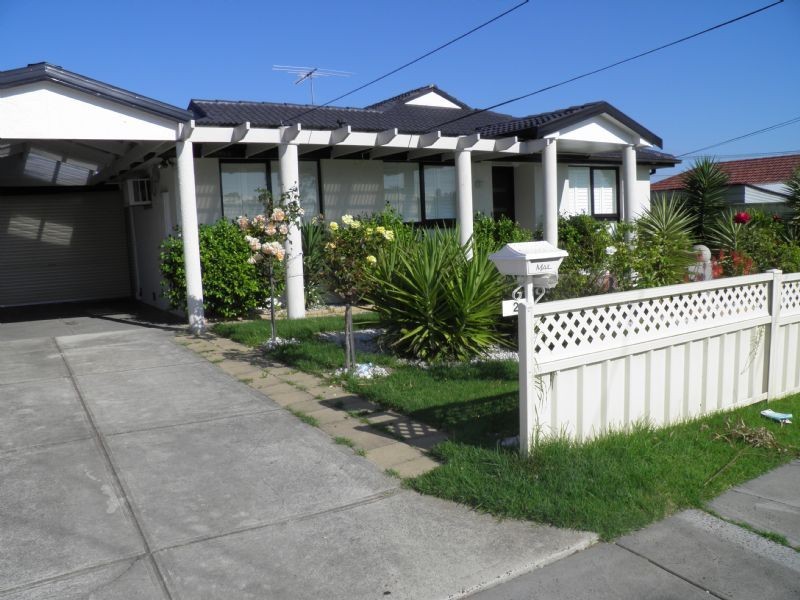 2 GLENROSA COURT, St Albans VIC 3021