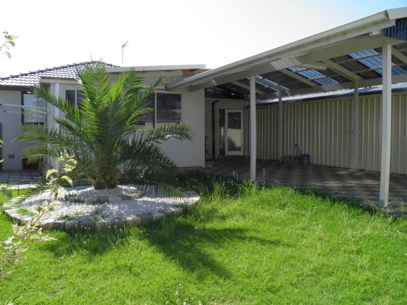 2 GLENROSA COURT, St Albans VIC 3021