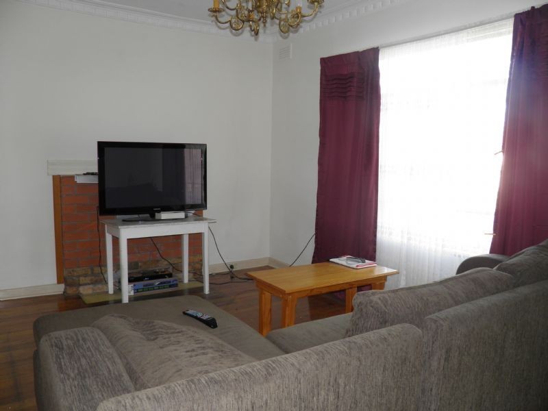 84 WALMER AVENUE, St Albans VIC 3021