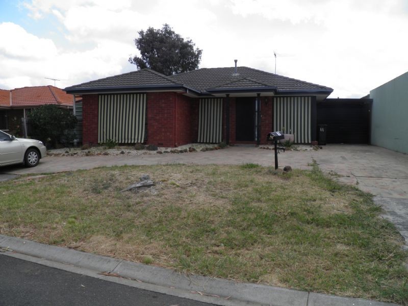 11 SANDSTONE COURT, Delahey VIC 3037