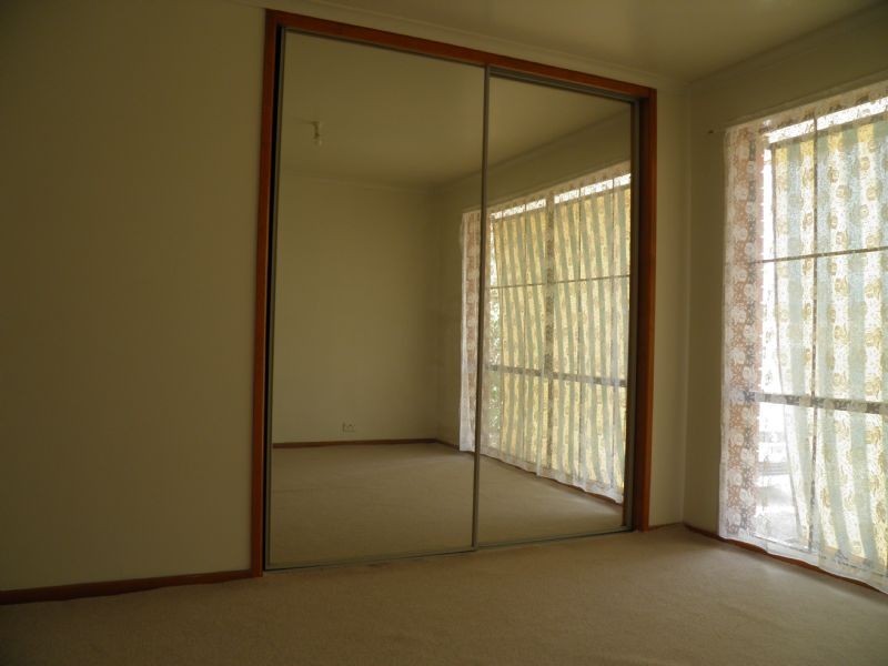 11 SANDSTONE COURT, Delahey VIC 3037