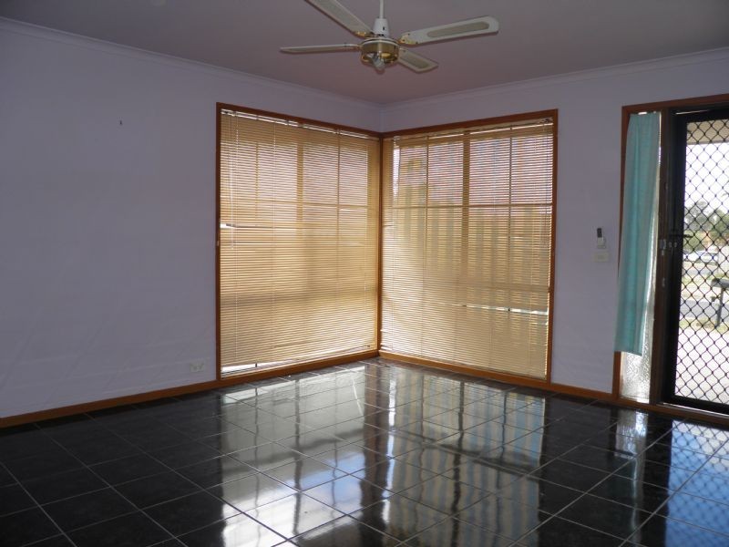 11 SANDSTONE COURT, Delahey VIC 3037