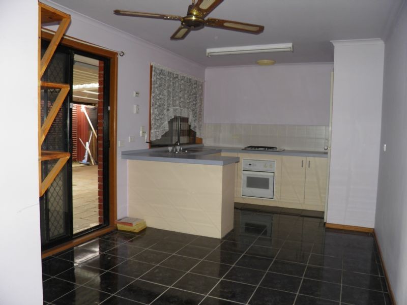 11 SANDSTONE COURT, Delahey VIC 3037