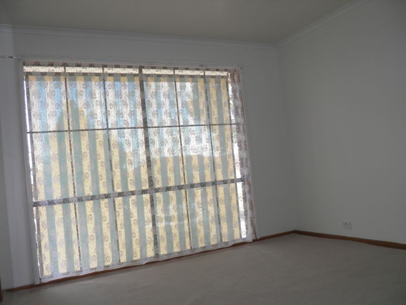 11 SANDSTONE COURT, Delahey VIC 3037