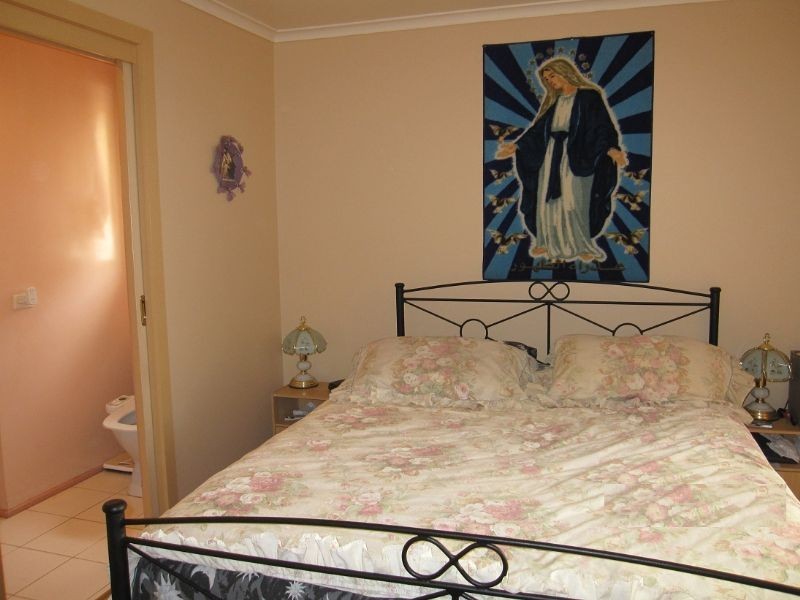 10 Kalyna Court, Delahey VIC 3037