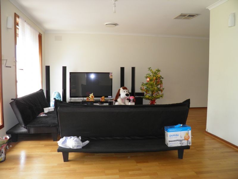 18 BAGULEY CRESCENT, Kings Park VIC 3021