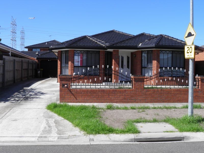 4 OPAL PLACE, St Albans VIC 3021