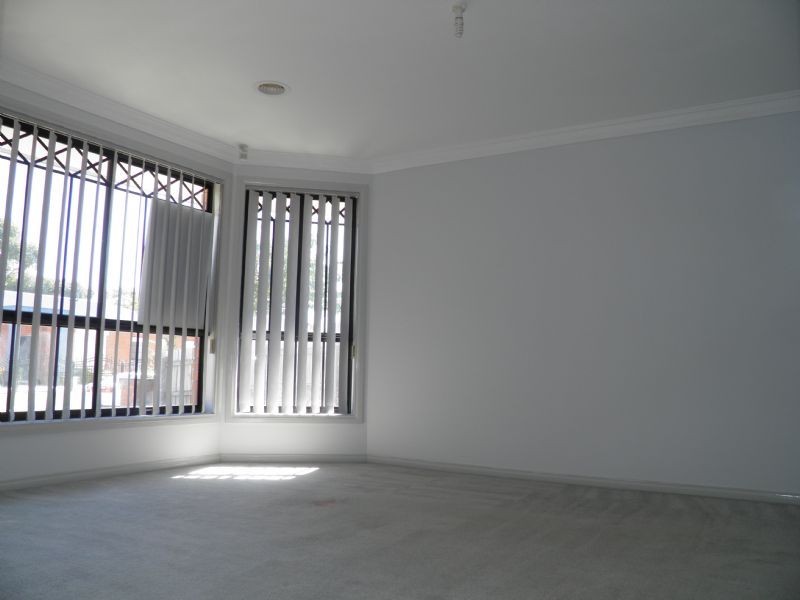 4 OPAL PLACE, St Albans VIC 3021