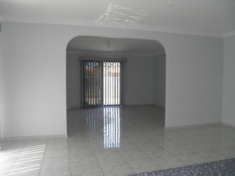 4 OPAL PLACE, St Albans VIC 3021