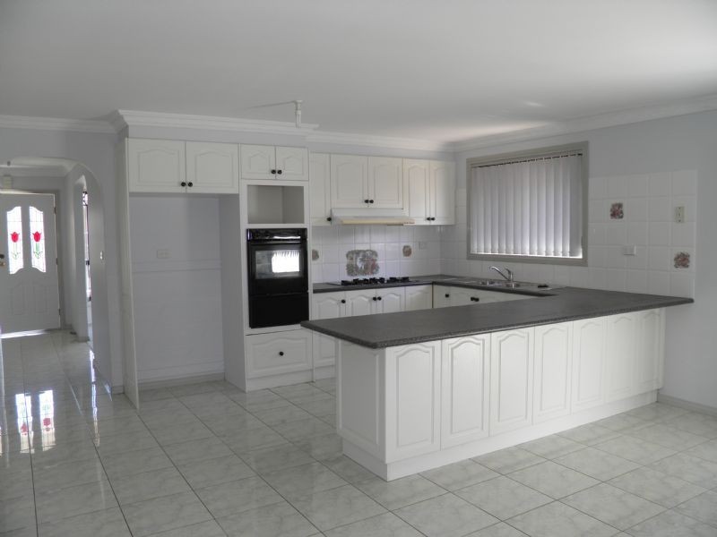 4 OPAL PLACE, St Albans VIC 3021