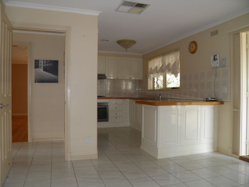 27 Axford Road, Kings Park VIC 3021