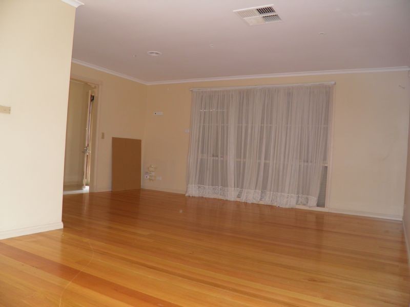 27 Axford Road, Kings Park VIC 3021