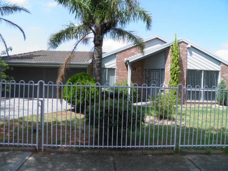52 SARATOGA CRESCENT, Keilor Downs VIC 3038