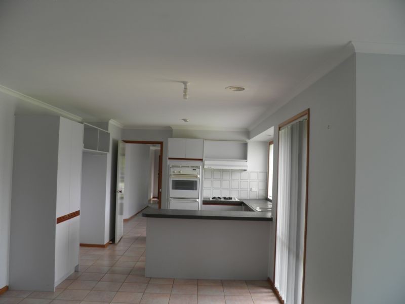 52 SARATOGA CRESCENT, Keilor Downs VIC 3038