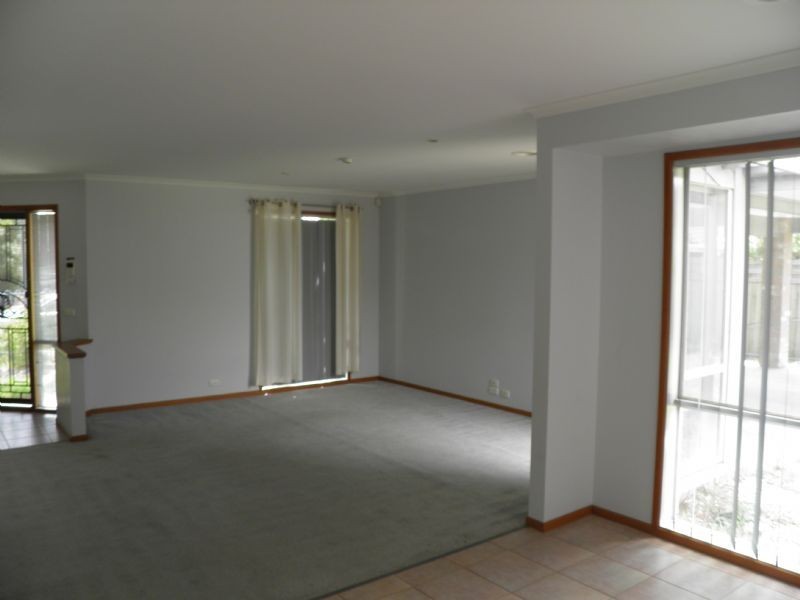 52 SARATOGA CRESCENT, Keilor Downs VIC 3038