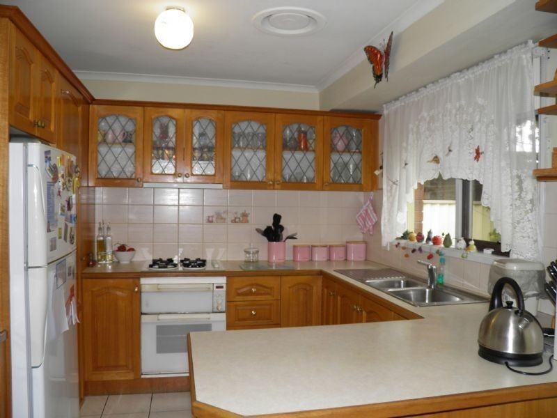 24 MARSHALL AVENUE, St Albans VIC 3021