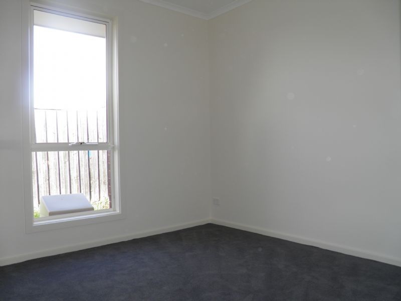 2/21 BIGGS STREET, St Albans VIC 3021