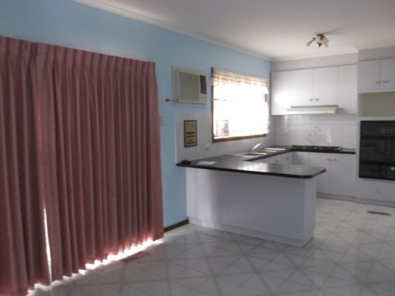 13 LEMCO WALK, Delahey VIC 3037