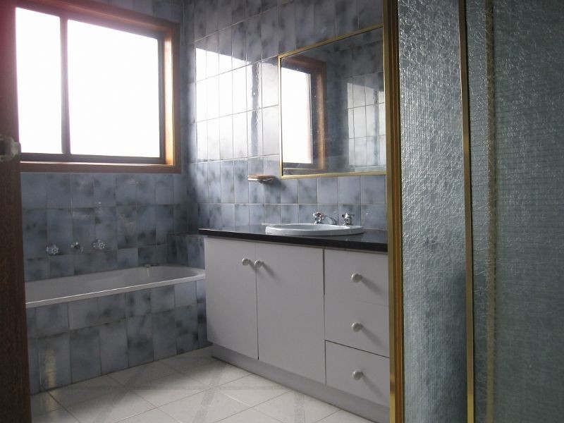 13 LEMCO WALK, Delahey VIC 3037