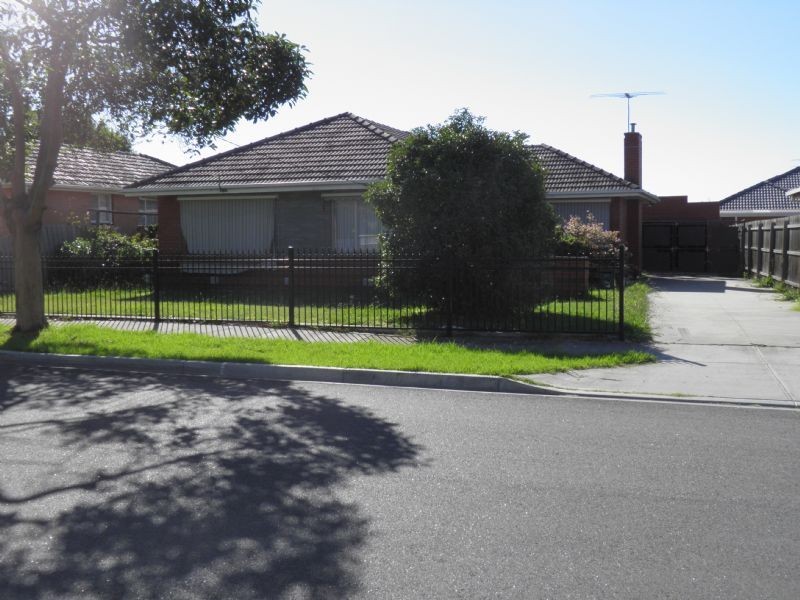 4 BROME STREET, St Albans VIC 3021