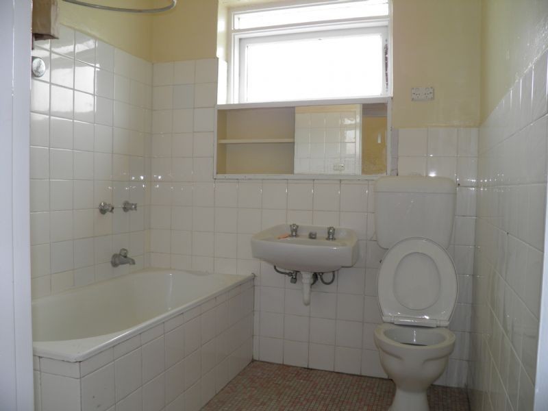 4/1 CLACTON STREET, St Albans VIC 3021